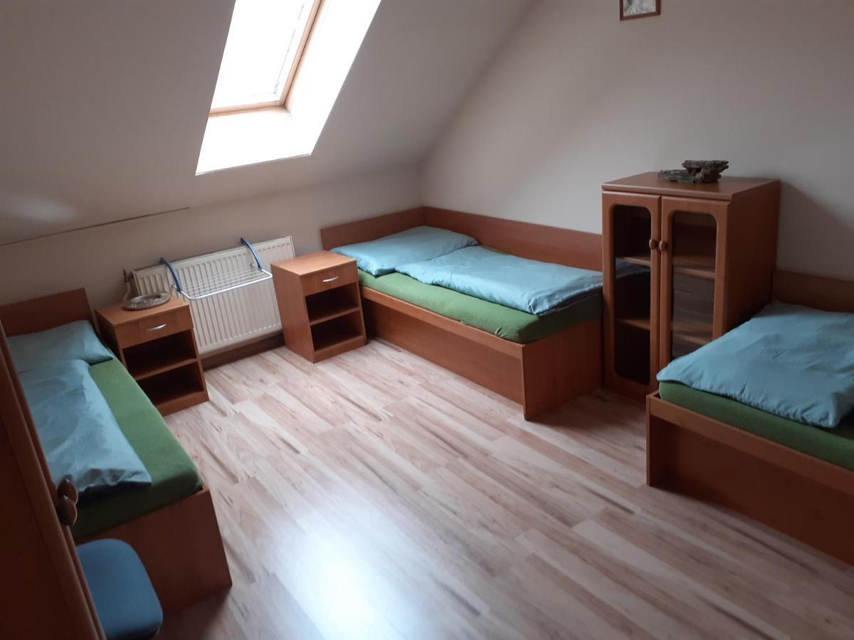 Hostel Fontana Žilina Buitenkant foto